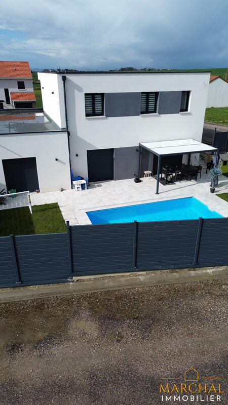 Villa - 177 m² - 6 pièces