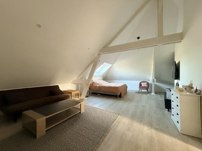 Maison traditionnelle - 166 m² - 9 pièces