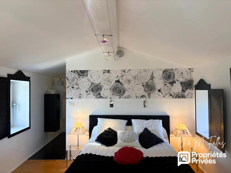 Demeure - 300 m² - 10 pièces