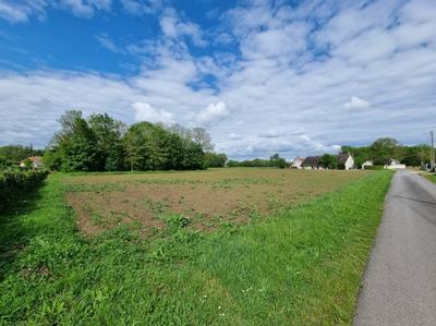 Terrain constructible - 1 100 m²