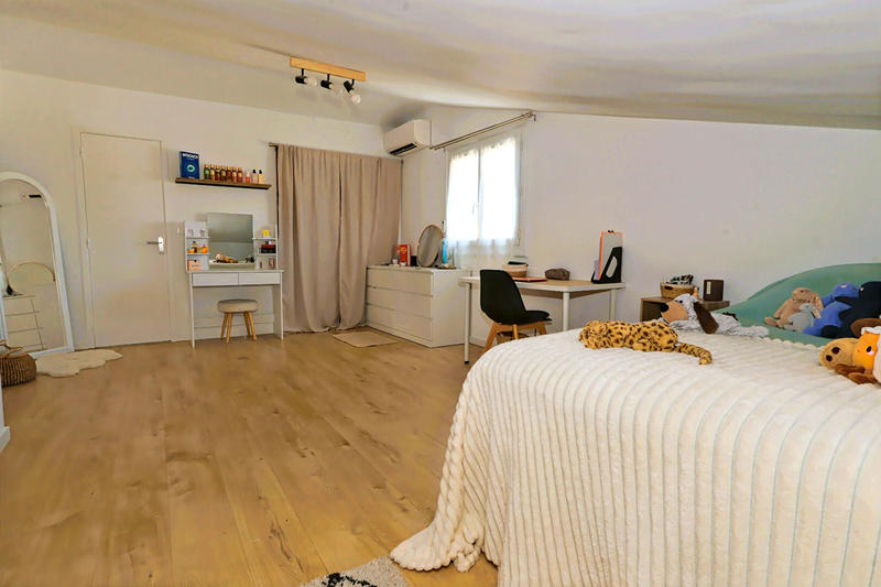 Maison - 196 m² - 7 pièces