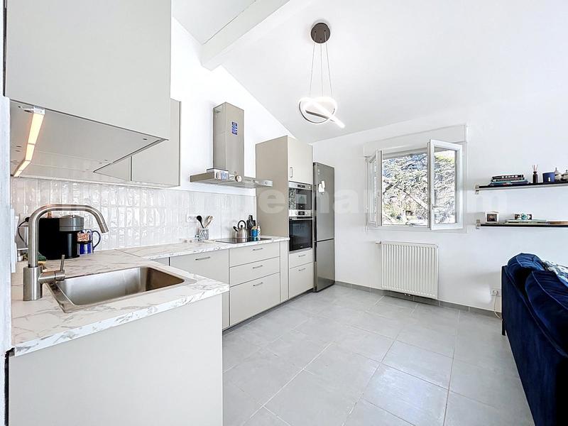 Appartement - 84 m² - 4 pièces