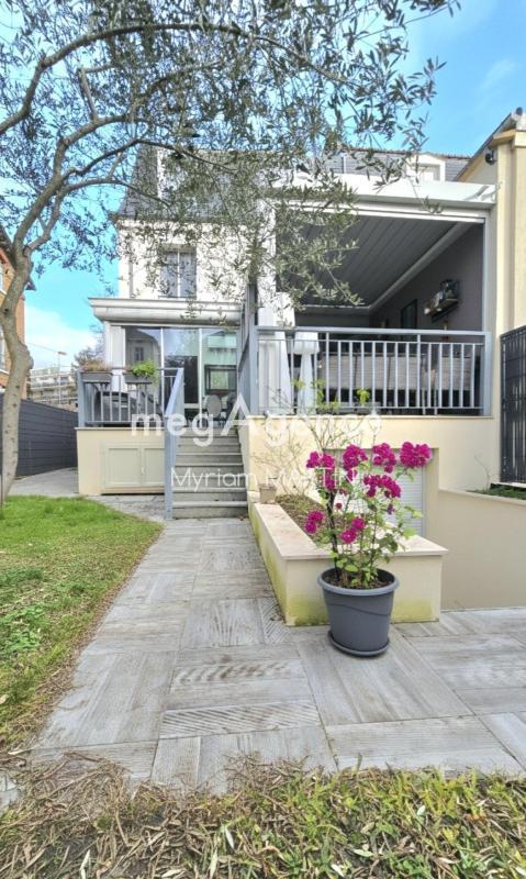 Maison - 232 m² - 9 pièces