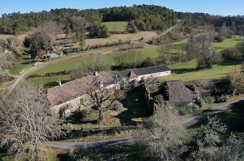 Maison - 216 m² - 7 pièces