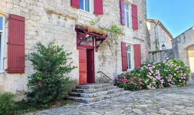 Demeure - 427 m² - 15 pièces