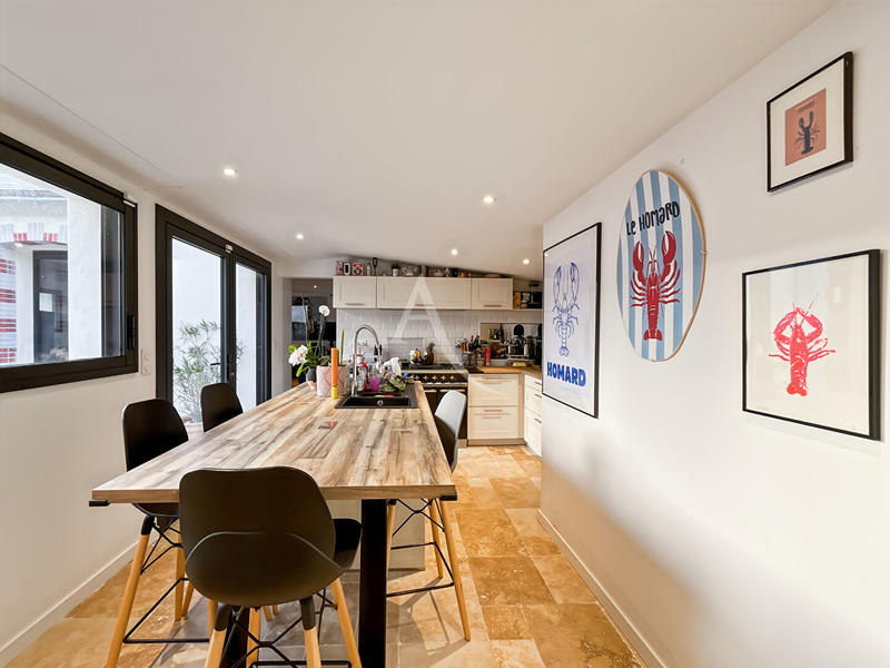 Maison - 137 m² - 6 pièces