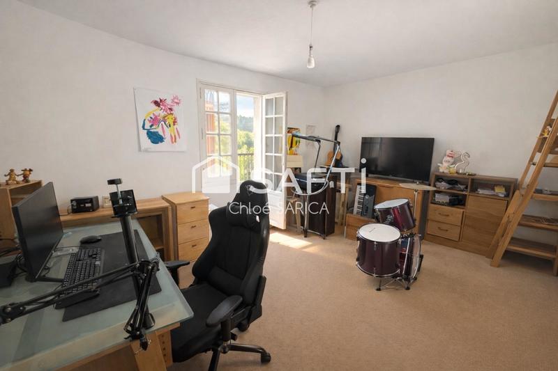 Maison - 247 m² - 6 pièces