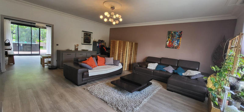 Maison - 210 m² - 7 pièces