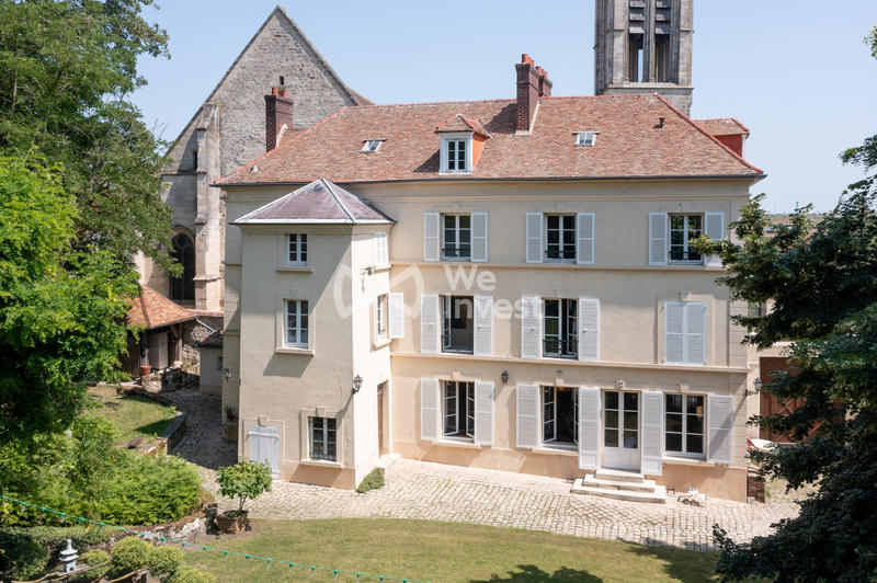 Maison - 350 m² - 15 pièces