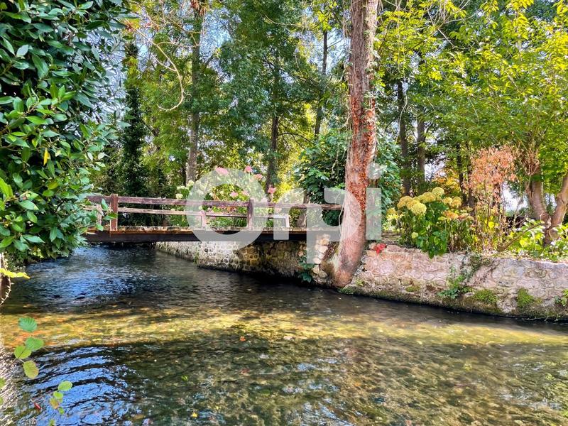 Moulin - 221 m² - 6 pièces