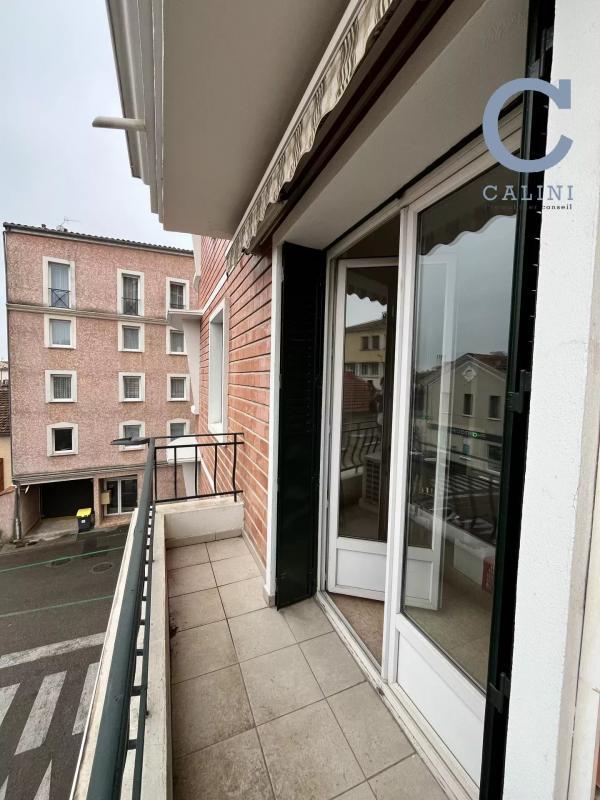 Appartement - 117 m² - 6 pièces