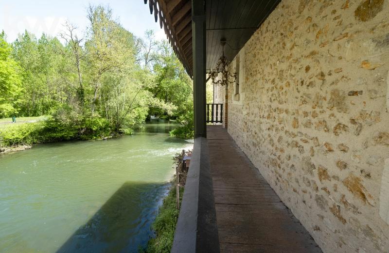 Moulin - 500 m² - 14 pièces