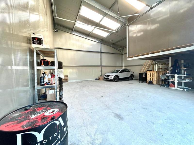 Local commercial - 125 m² - 3 pièces