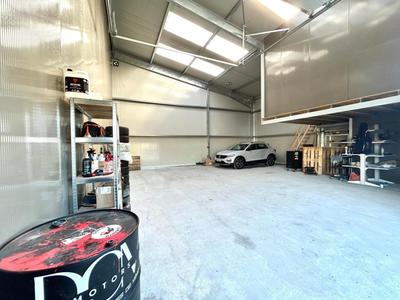 Local commercial - 125 m² - 3 pièces