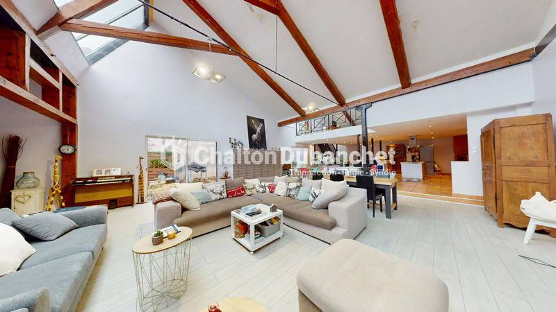 Loft - 250 m² - 5 pièces