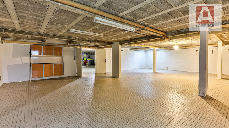 Maison - 290 m² - 12 pièces