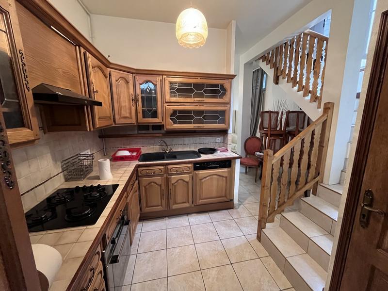 Local commercial - 1 229 m² - 5 pièces