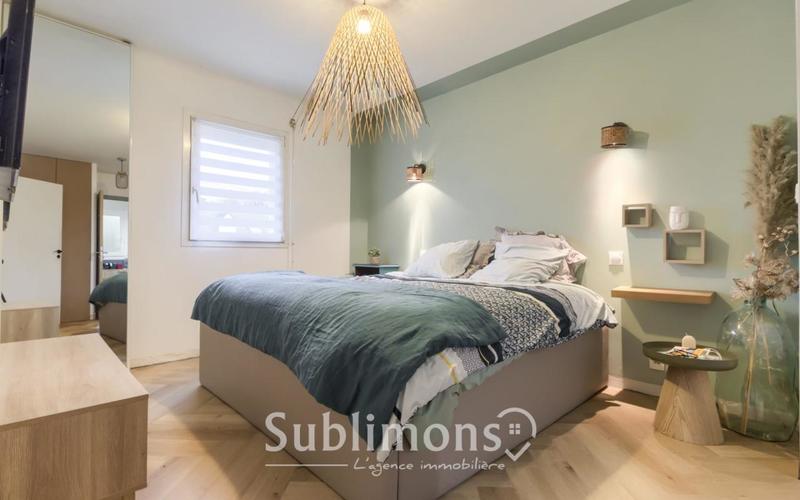 Maison - 180 m² - 7 pièces