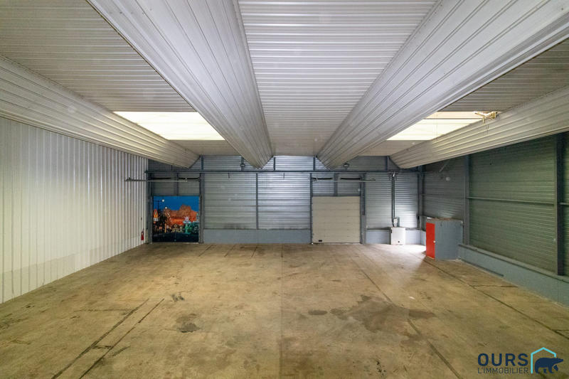 Local d'activités - 3 383 m²