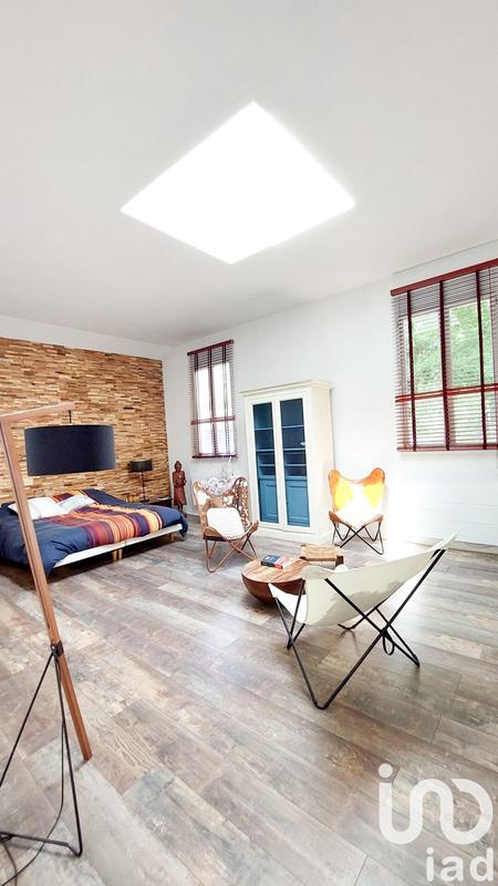 Maison - 211 m² - 7 pièces