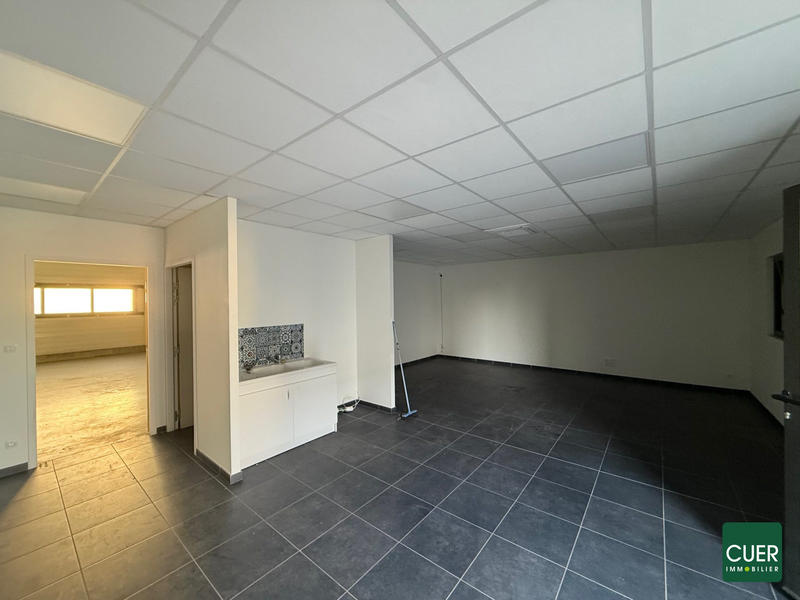 Local commercial - 257 m² - 2 pièces