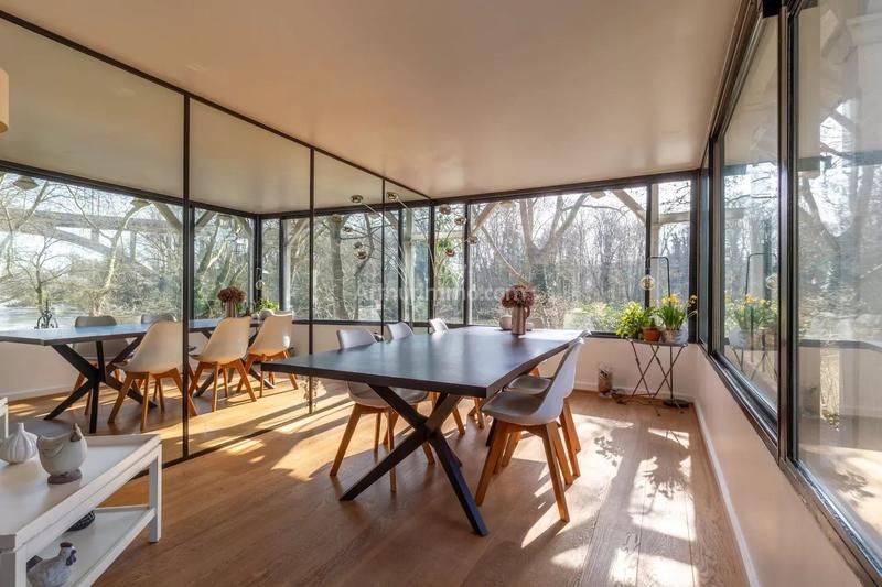 Maison - 954 m² - 10 pièces