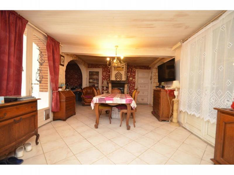 Maison - 252 m² - 14 pièces