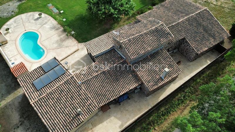 Maison - 195 m² - 7 pièces