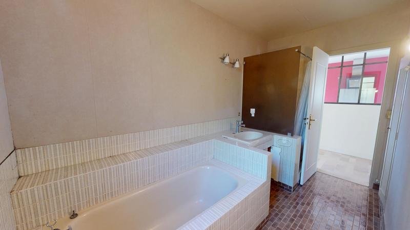 Maison - 201 m² - 6 pièces