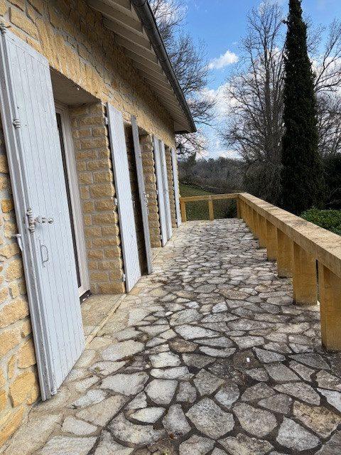 Maison traditionnelle - 175 m² - 6 pièces