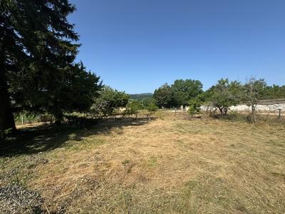Terrain constructible - 1 666 m²
