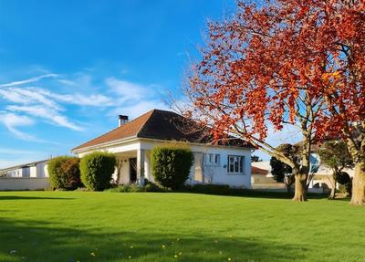 Maison bourgeoise - 250 m² - 7 pièces