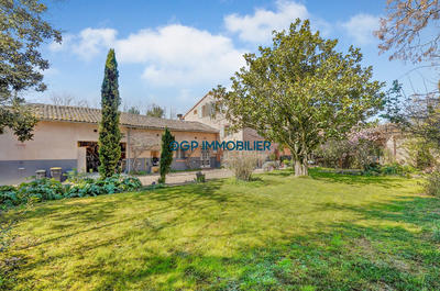 Maison ancienne - 262 m² - 11 pièces