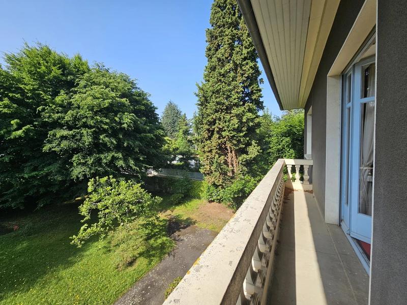 Maison - 338 m² - 8 pièces