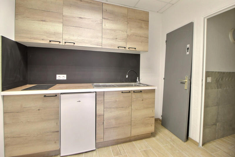 Local commercial - 45 m² - 2 pièces