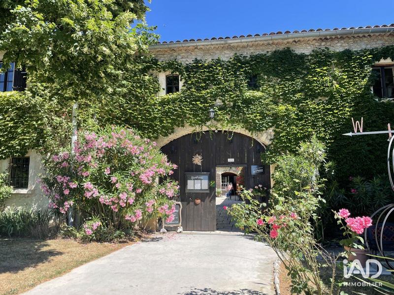 Local commercial - 1 200 m² - 5 pièces