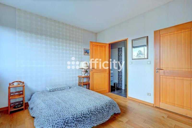 Villa - 174 m² - 6 pièces