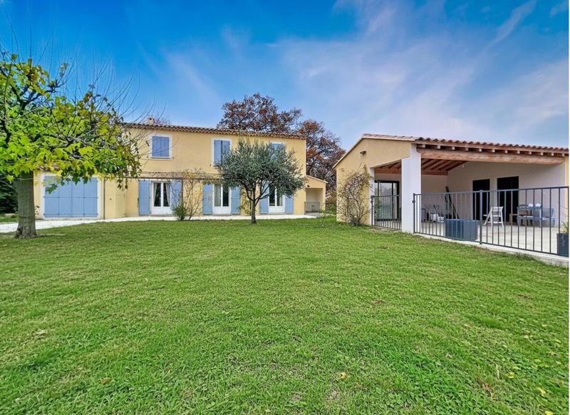 Maison - 200 m² - 7 pièces