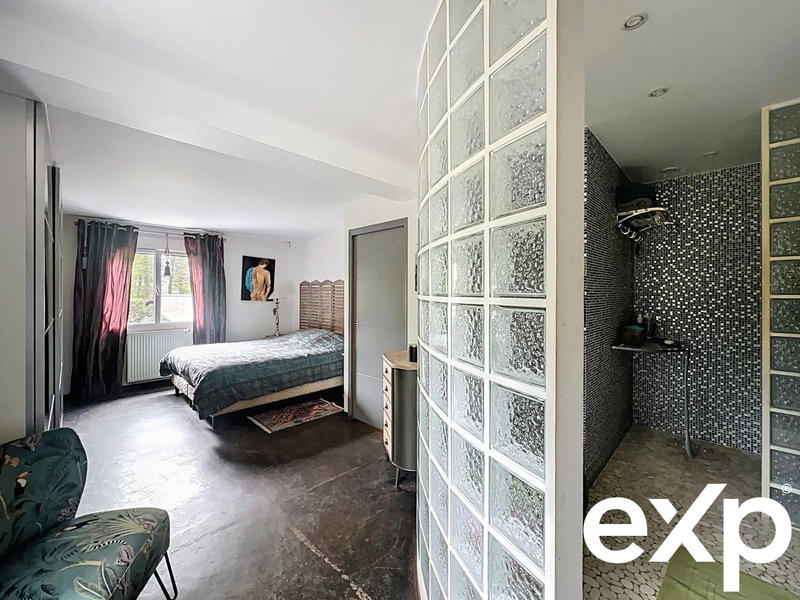 Maison - 186 m² - 7 pièces