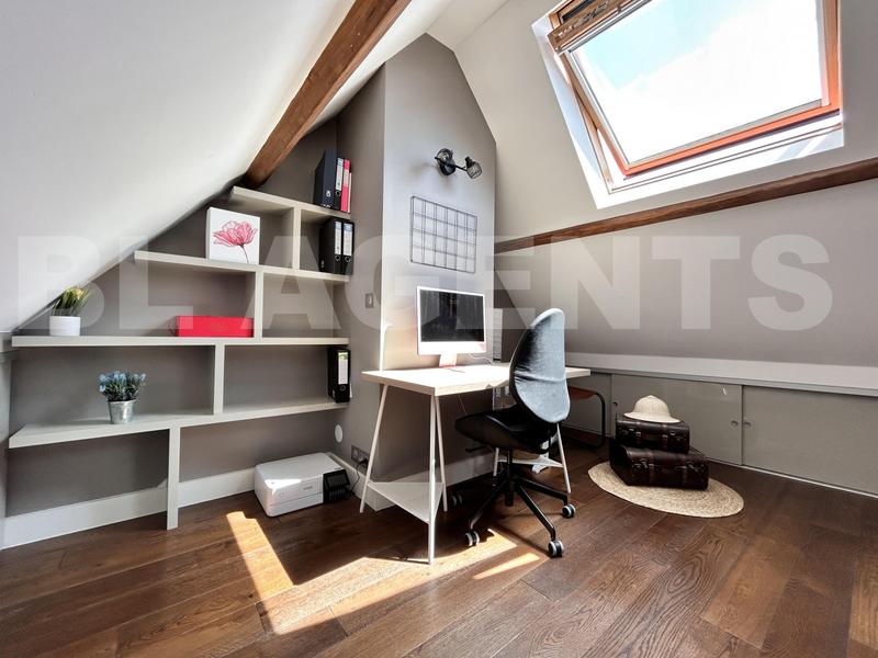 Maison contemporaine - 219 m² - 6 pièces