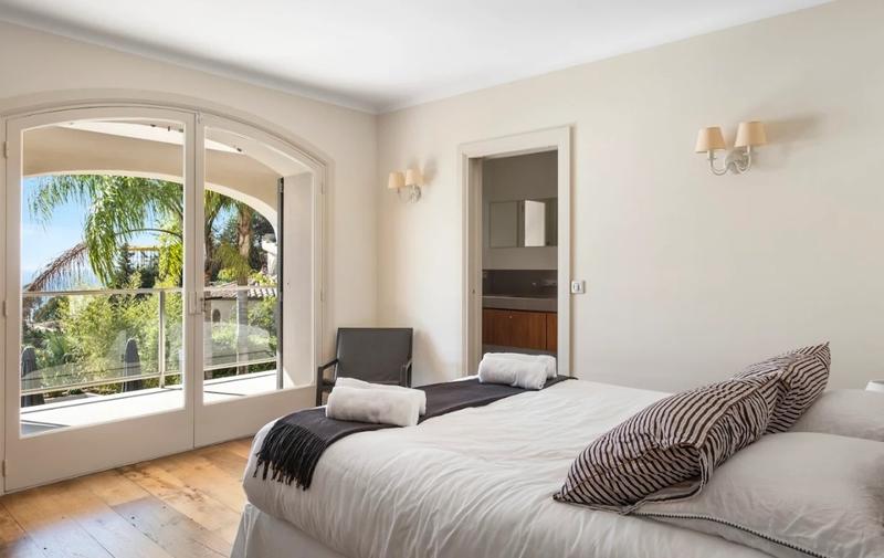 Villa - 350 m² - 9 pièces