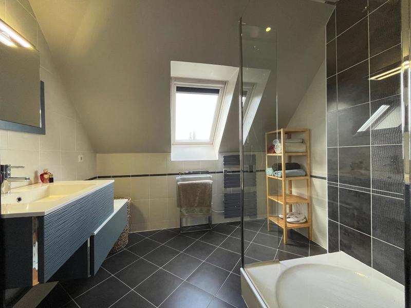 Maison - 180 m² - 6 pièces