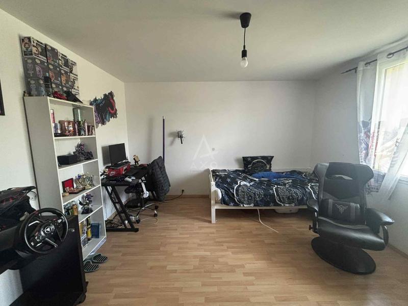 Maison - 187 m² - 7 pièces