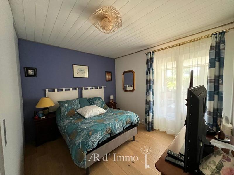 Propriété - 230 m² - 10 pièces