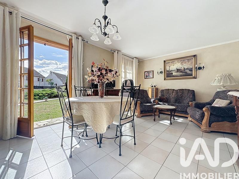 Maison - 220 m² - 8 pièces