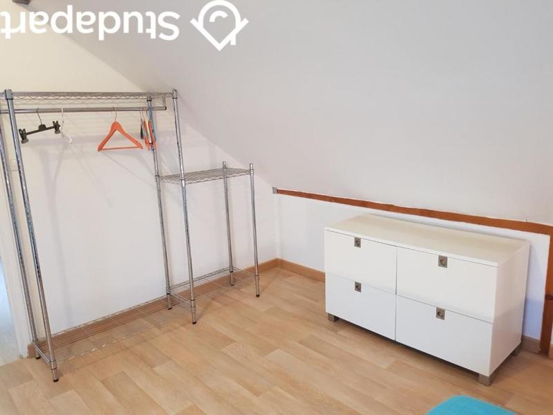 Chambre - 12 m² - 1 pièce