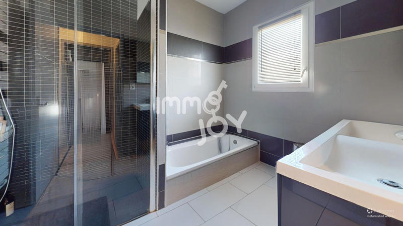 Maison - 134 m² - 4 pièces