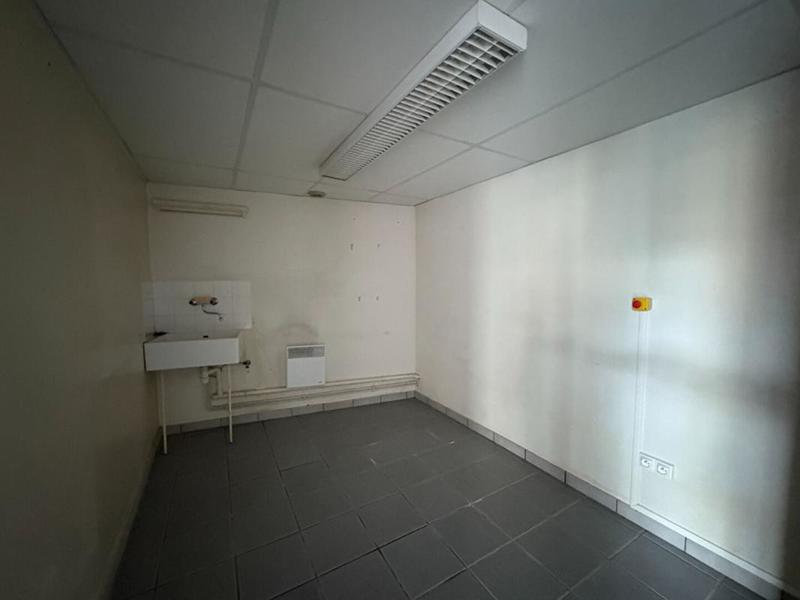 Local commercial - 204 m²