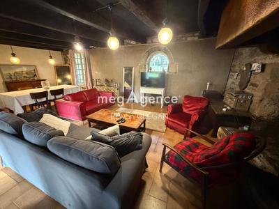 Maison - 265 m² - 11 pièces