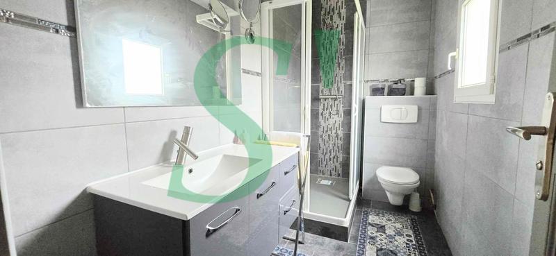 Maison - 268 m² - 10 pièces